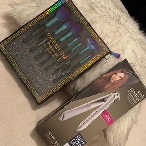 Brand new brush set & hair straightener bundle